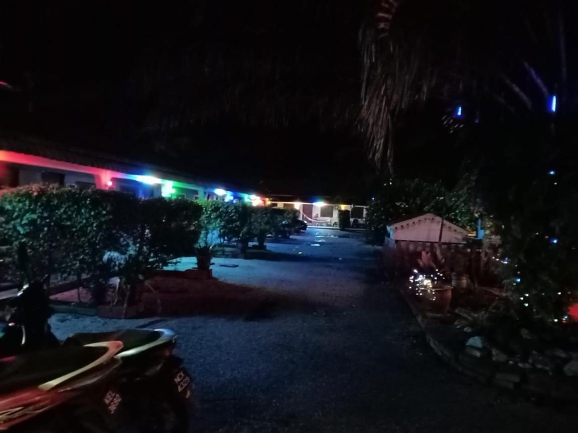 A Pousada Rainbow Bed N Bfast Pantai Cenang  Exterior foto